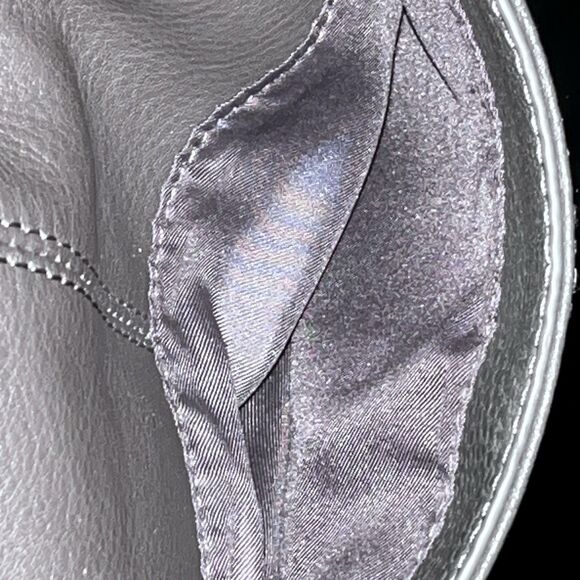 The Sak Gray Leather Crossbody Bag Adjustable Strap Soft Pebbled Leather EUC - Picture 12 of 16